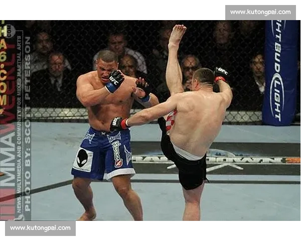 彼得阿兹对决米尔科传奇之战重现站立格斗巅峰时代经典对抗全纪录