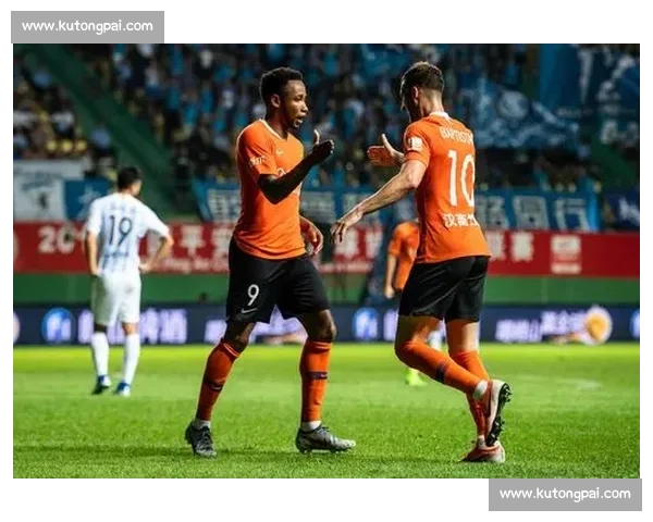 埃尔夫迎战奥雷布洛关键对决走势前瞻与胜负看点解析全面解读赛场